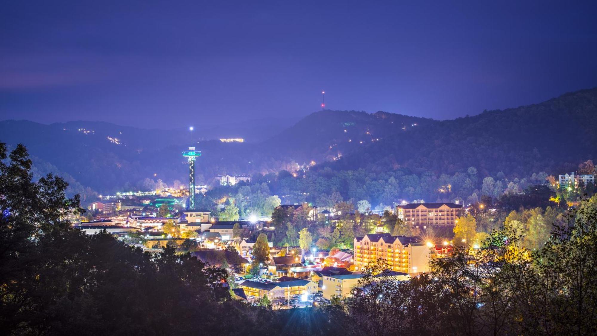 Majestic View Lodge, Amazing Views, Hot Tub, 1089 Free Tickets Each Paid Day, Dollywood And More جاتلينبرج المظهر الخارجي الصورة