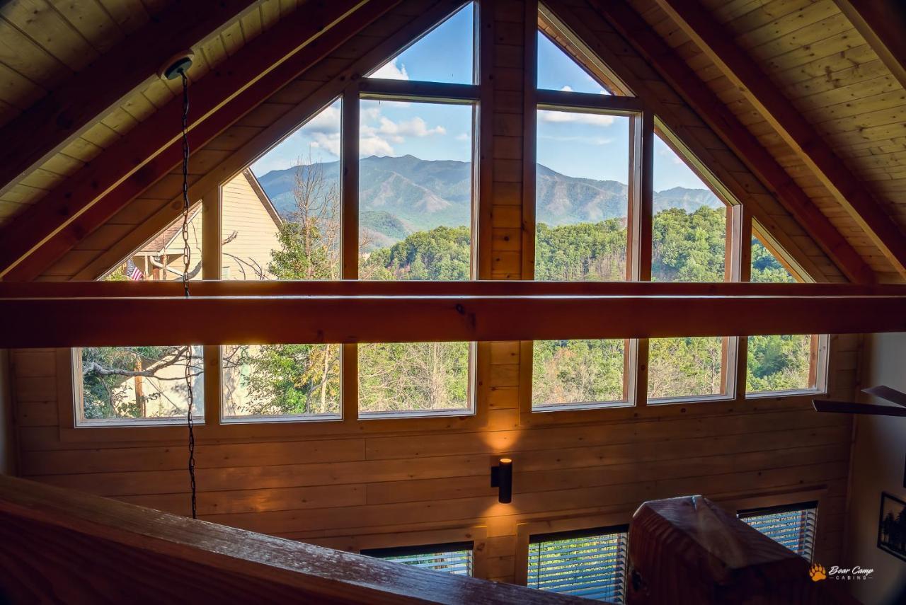 Majestic View Lodge, Amazing Views, Hot Tub, 1089 Free Tickets Each Paid Day, Dollywood And More جاتلينبرج المظهر الخارجي الصورة