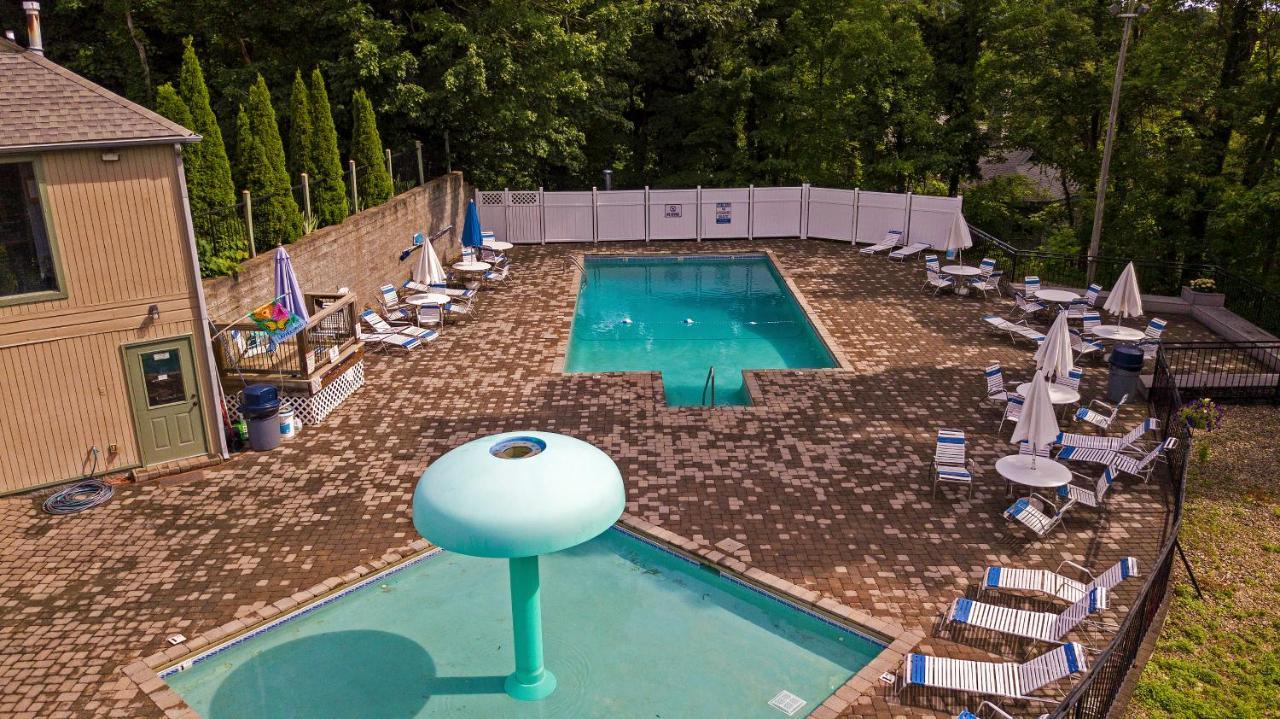 Majestic View Lodge, Amazing Views, Hot Tub, 1089 Free Tickets Each Paid Day, Dollywood And More جاتلينبرج المظهر الخارجي الصورة